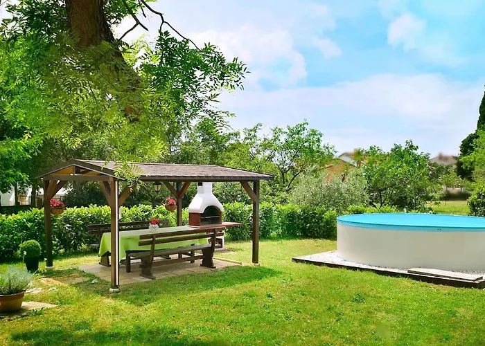 Holiday Home Sara - Prc136 By Interhome